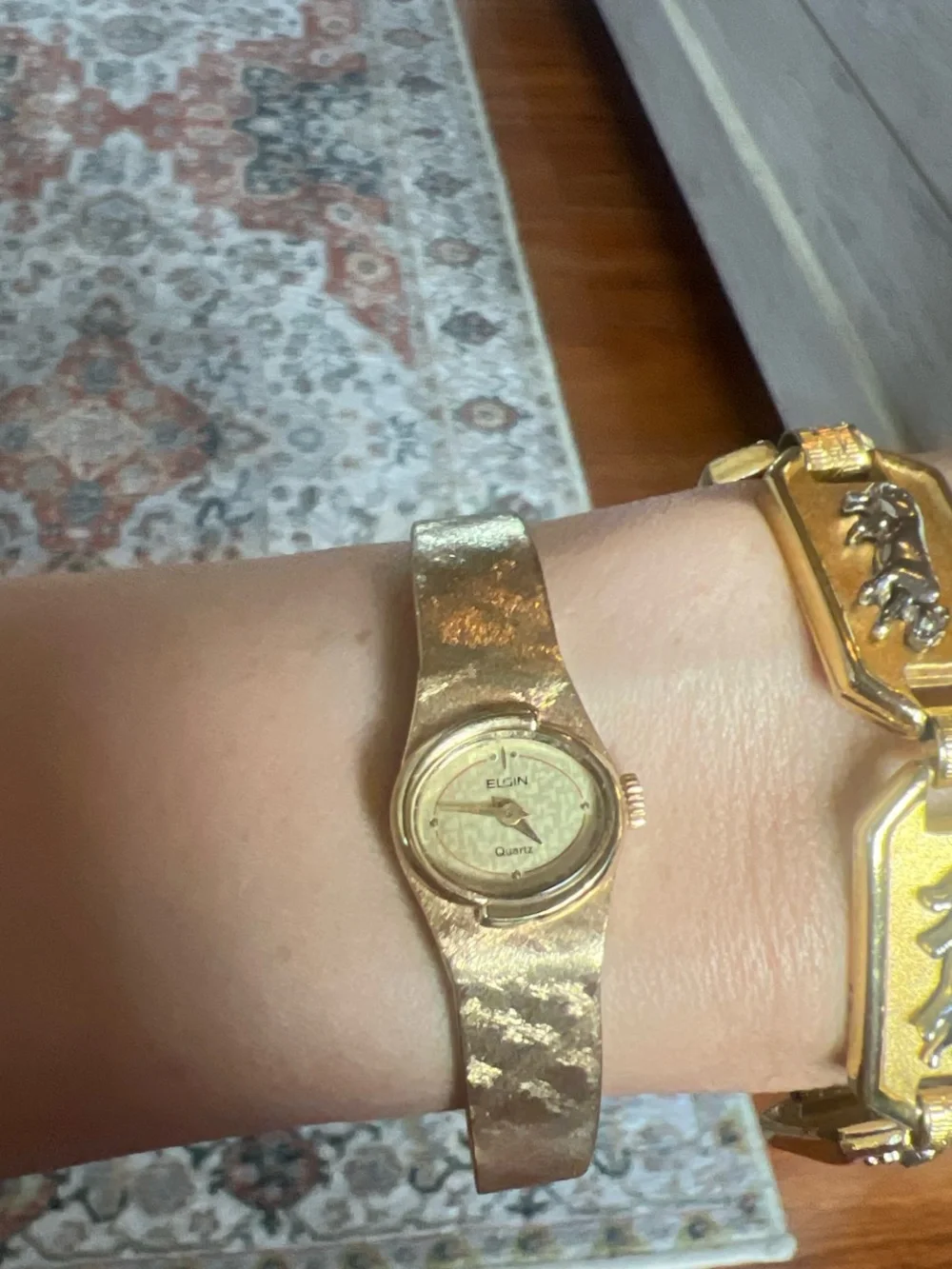 ✨Elgin Women's Gold-Tone Bracelet Watch - Classic Gold✨